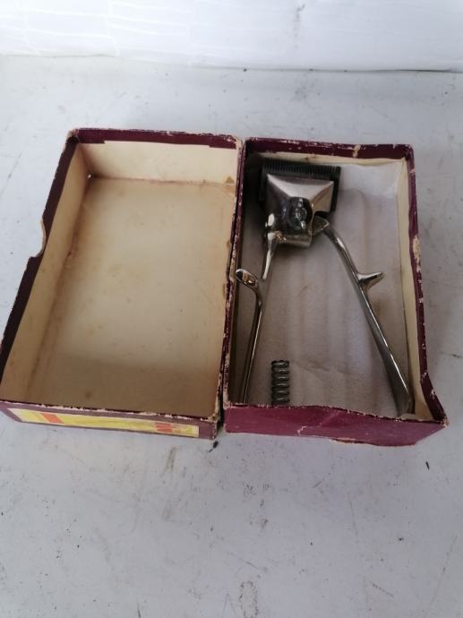 Starinska mašinca za striženje las v original škatlici