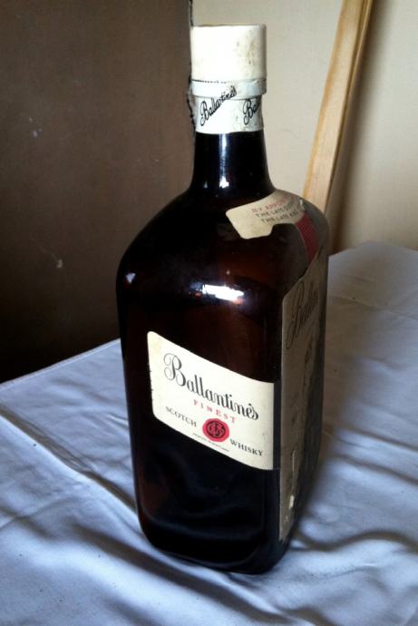 Starinska steklenica za Scotch Whisky Ballantines naprodaj