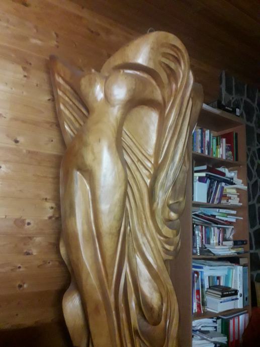 Umetniško delo - lesen kip