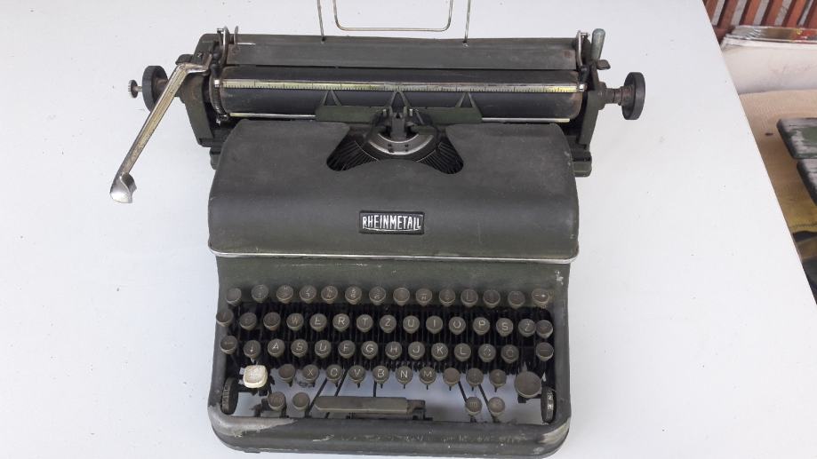 RHEINMETALL starinski pisalni stroj lepo ohranjen