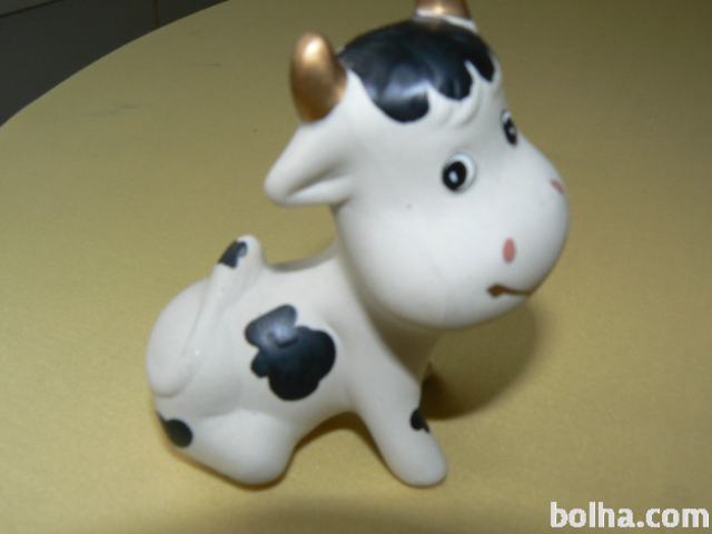 Dekorativna prisrčna mala kravica, viš. 7 cm