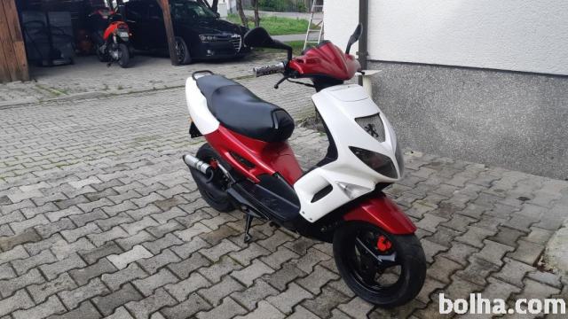 Peugeot street fighter