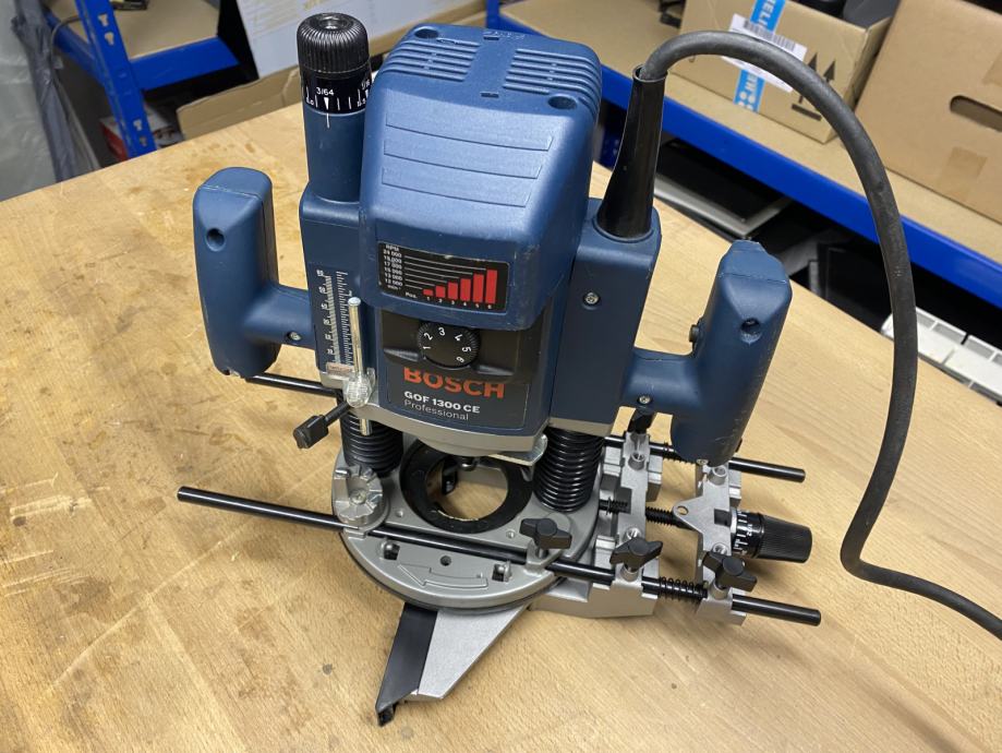 NAMIZNI REZKAR BOSCH GOF 1300 CE Professional