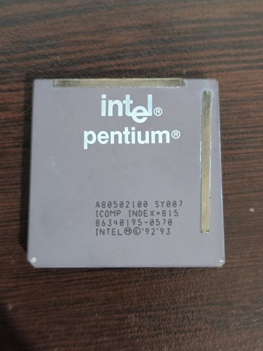 Intel Pentium 100 - Retro