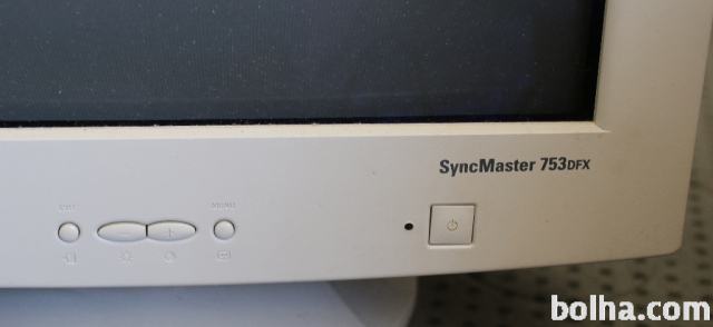 SYNMASTER 753