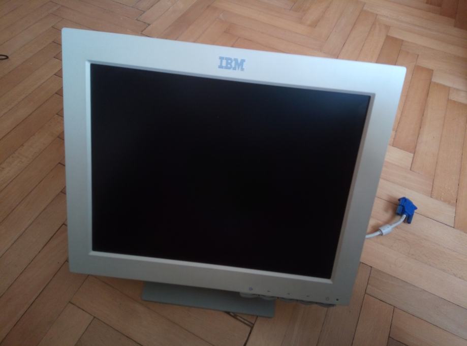 Brezhibno delujoč IBM 14" monitor za simbolično ceno