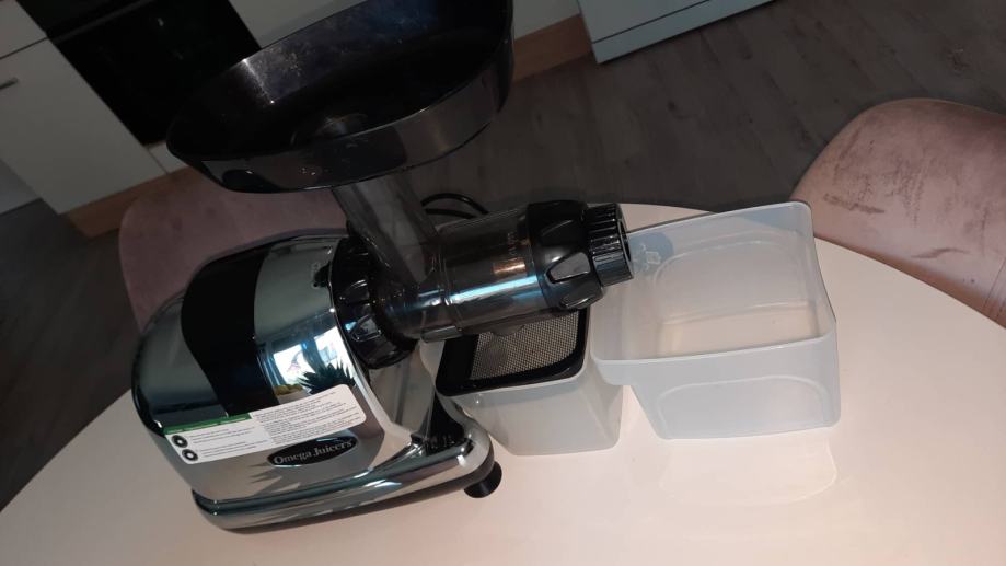 Omega juicer MM900