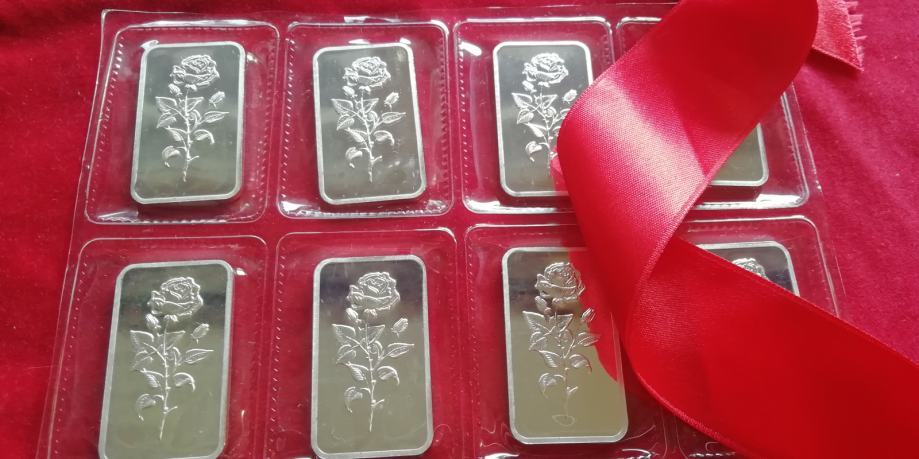 Ploščica čistega srebra, motiv vrtnica, 31,1gram kovnice Emirates Gold