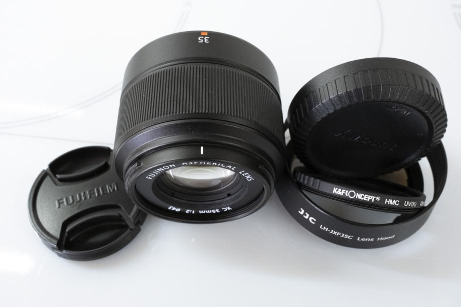 Fujifilm XC 35mm F2 + JJC Lens Hood + UV, kot nov, brez znakov uporabe