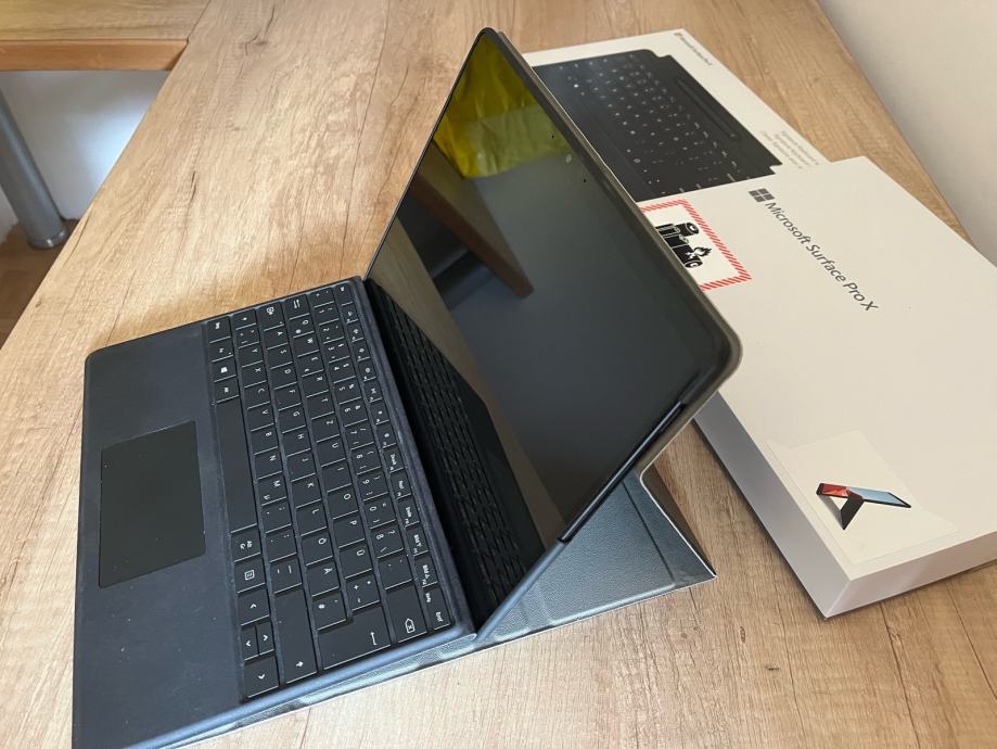 ZELO UGODNO Microsoft Surface Pro X