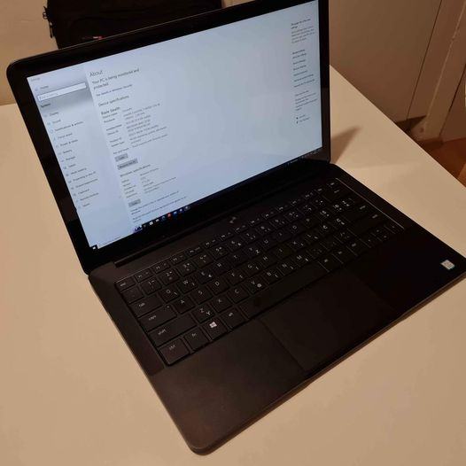 Razer blade stealth qhd i7 8550u 13 3 inch qhd multi touch display