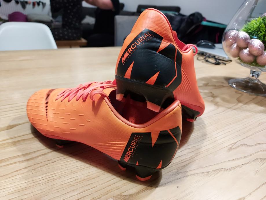 NIKE kopački Mercurial št. 37,5 ACC