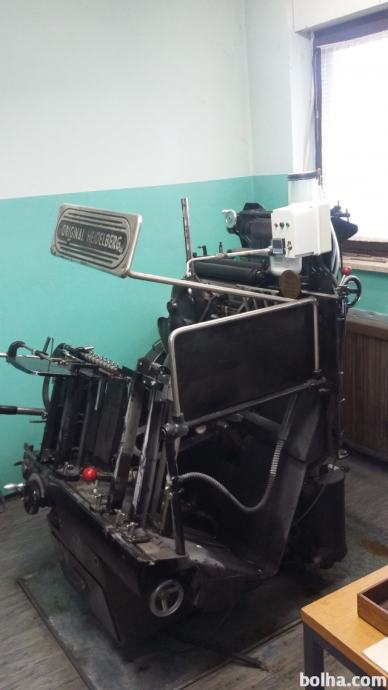 tiskarski stroj