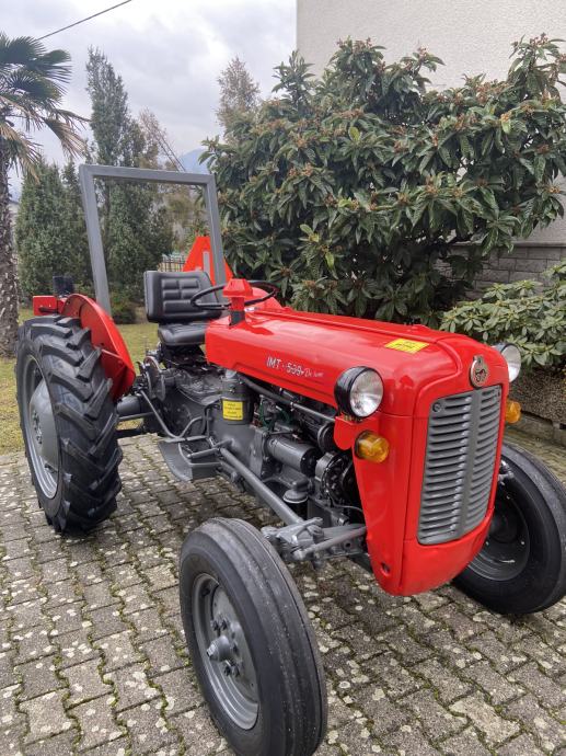 Prodam obnovljen traktor IMT 539 z servo volanom