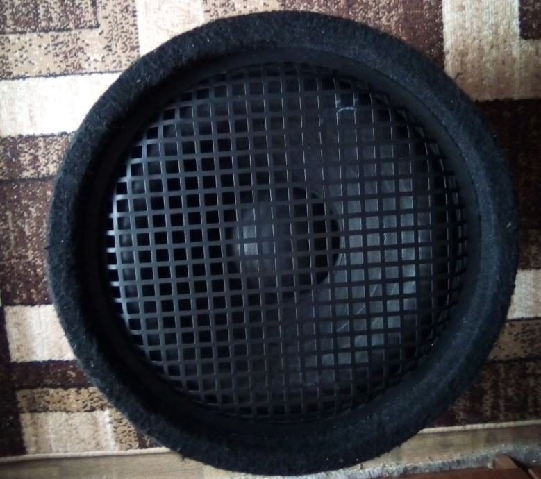 Aktivni subwoofer SAGA za avto