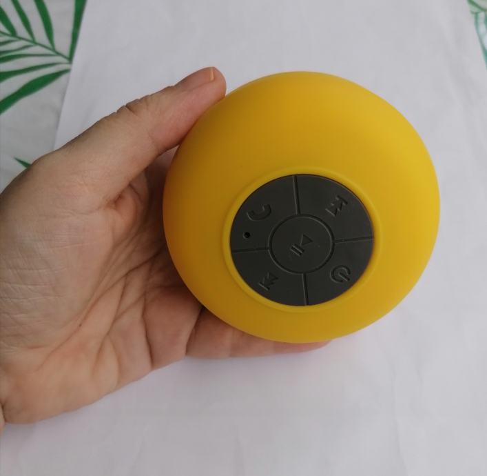 Mini Bluetooth brezžični  nepremočljiv prenosni zvoćnik