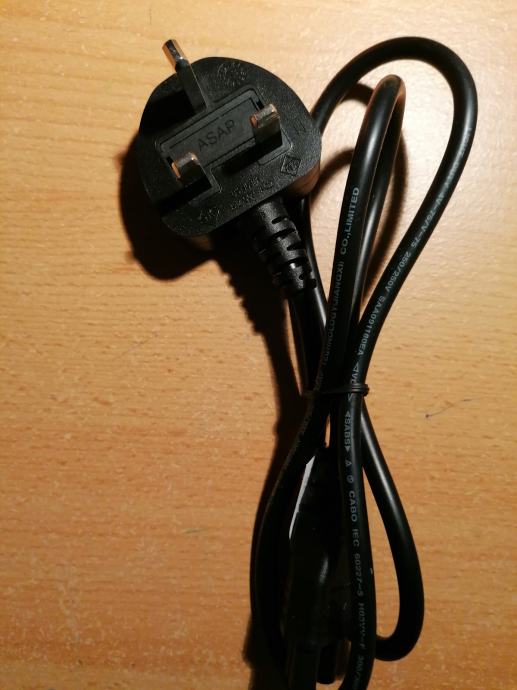 Kabel za računalnik PC za Anglijo malo rabljen
