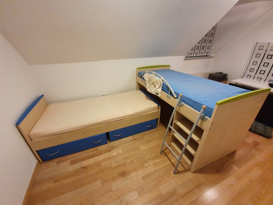 Dve otroški postelji - "pograd" + vzmetnici