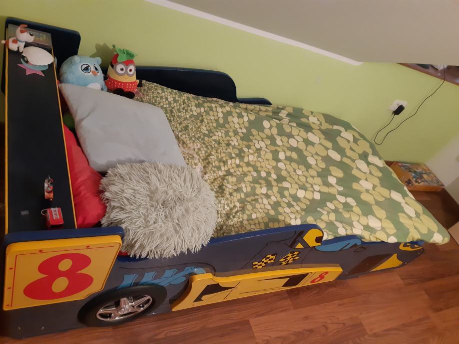 Otroška postelja avto