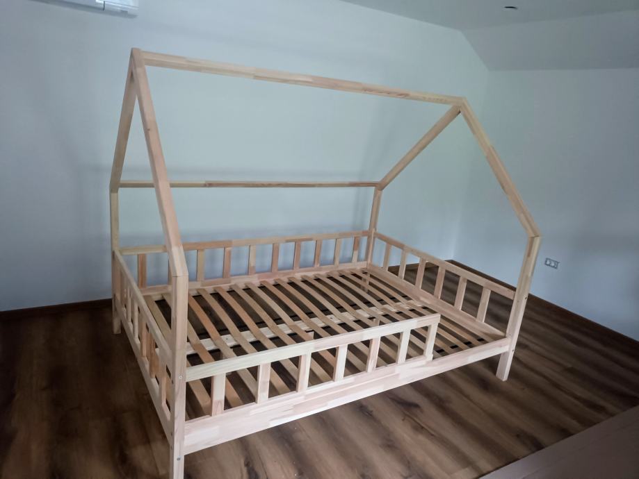 Otroška postelja hiška