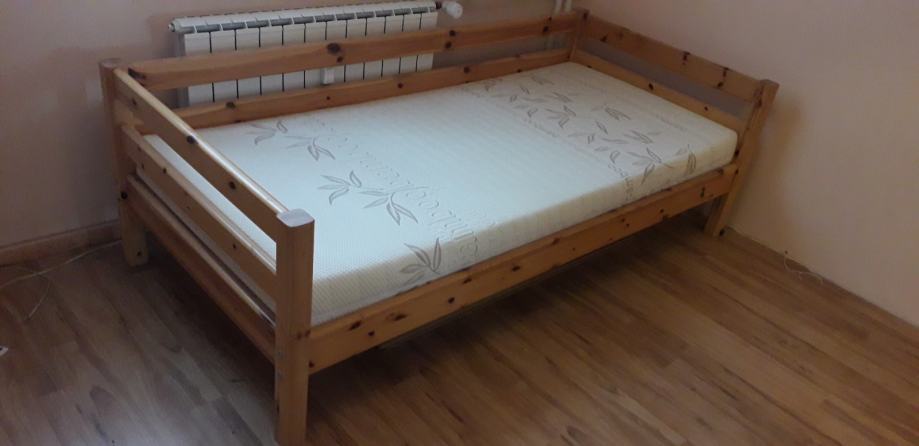 Otroška postelja, masivni les, letveno dno