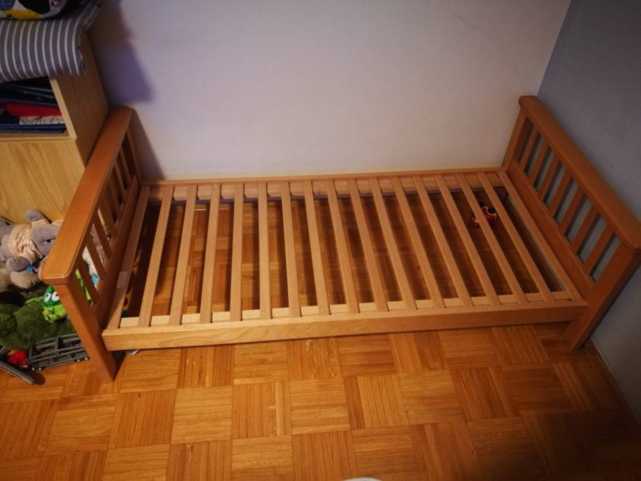 Otroška postelja