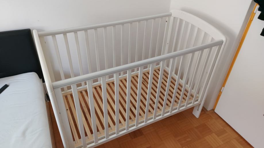 Otroška posteljica 120x60 - 3 višine, premikajoča stranica, + jogi