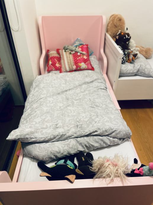 Prodamo dve otroški postelji Ikea z vzmetnicama 80 x 200 cm