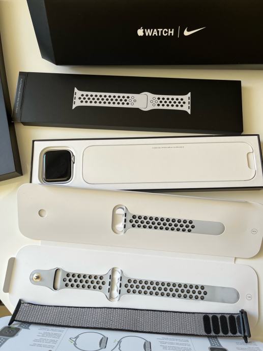 44mm nike apple watch