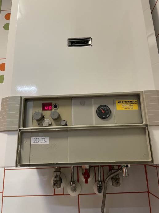 Plinska Peč JUNKERS ZWR 183 AE 23 + Regulator sobne temperature FR100