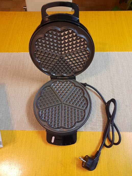 Pekač vafljev (Waffle maker) Silver Crest SWE 1200 C3