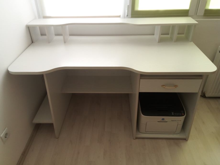 Velika bela pisalna miza 151x75 cm