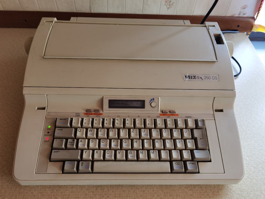 Električni pisalni stroj/nemška tipkovnica 40x37x12cm