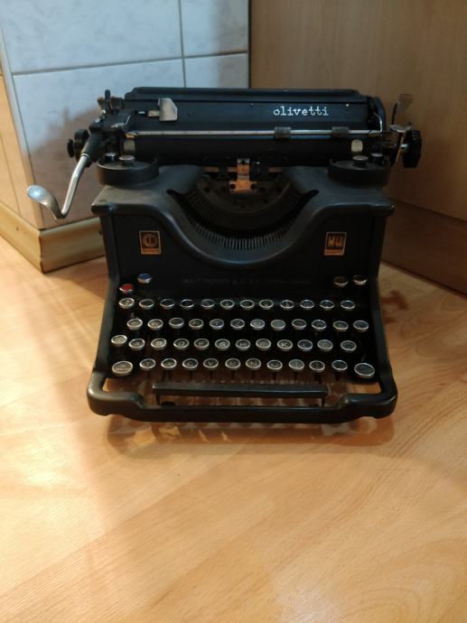 Pisalni starinski stroj Olivetti M40 1940
