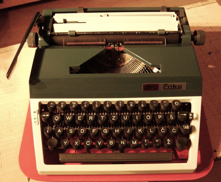 Pisalni stroj Erika