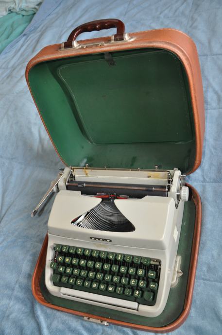 Pisalni stroj Facit