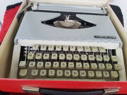 Starinski pisalni stroj
