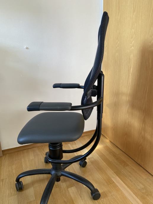 SPinalis office chair Hacker