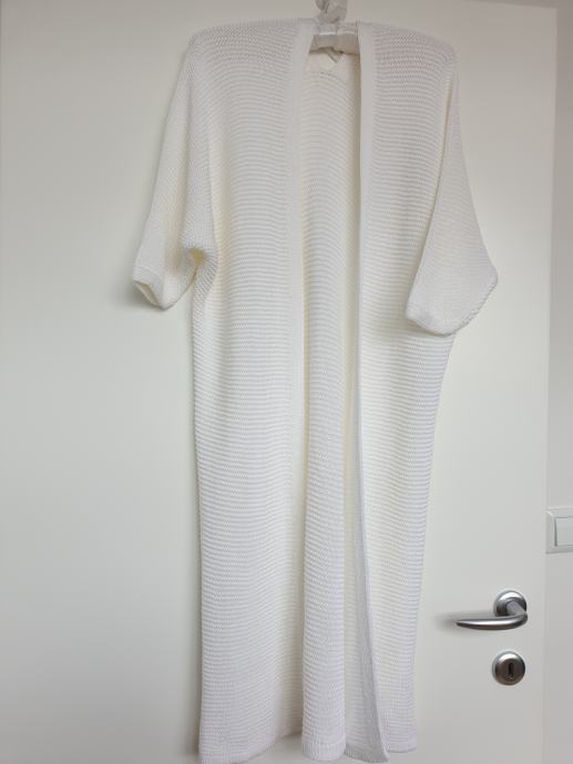 Nov bel eleganten italijanski pleten plašč