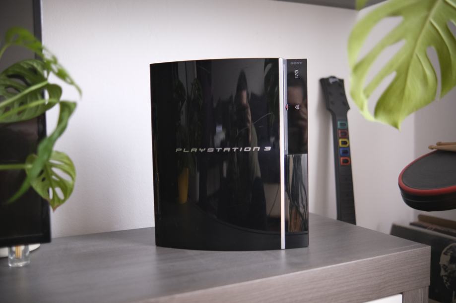 Playstation 3 konzola CECHG. Očiščena, nova termalna pasta, DELID-ana