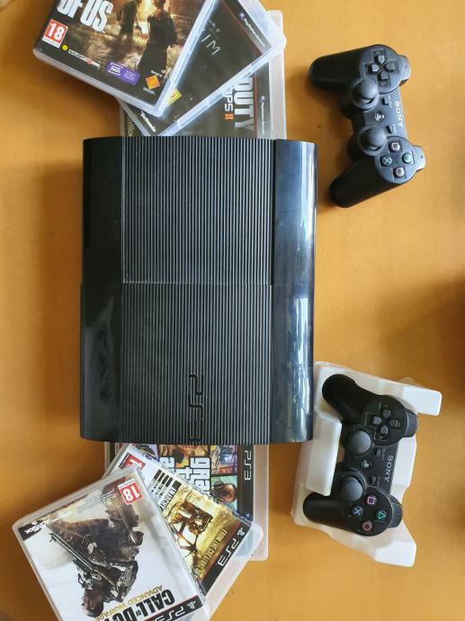 PlayStation 3 Super Slim - 500BG + 5 iger (GTA5 vec ni na voljo)