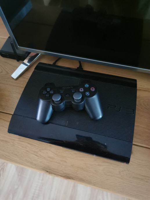 Sony PS3 PlayStation 3 + 8 iger