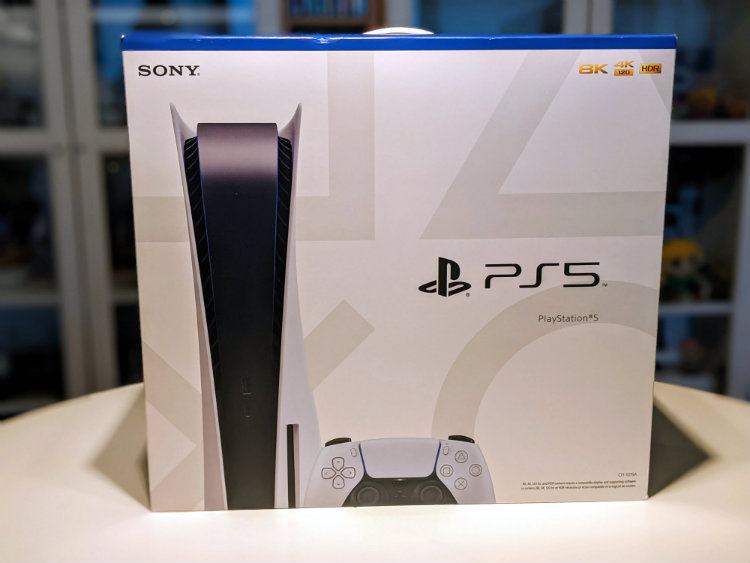 Prodam Playstation 5 (PS5) + 3 let garancije v Sloveniji