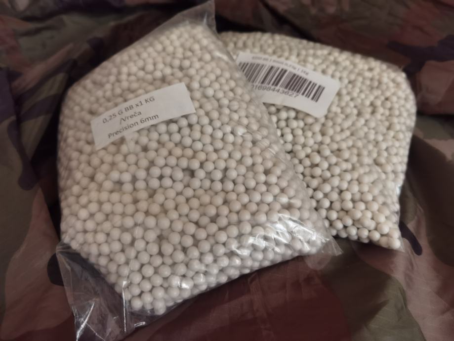 Airsoft BBs kroglice