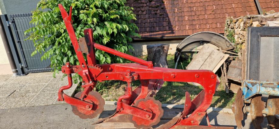 Plug IMT 755 dvo brazden