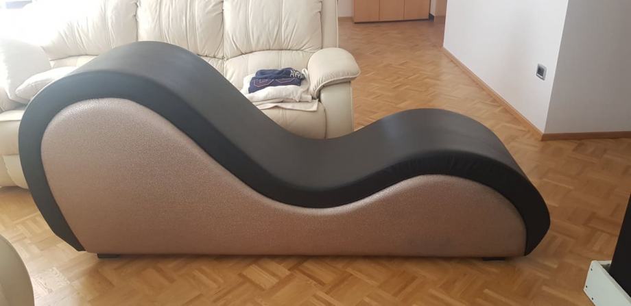 Tantra sofa - počivalnik