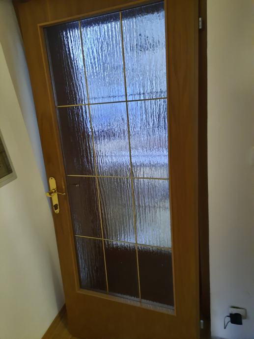 Vrata s podboji širine 80 cm