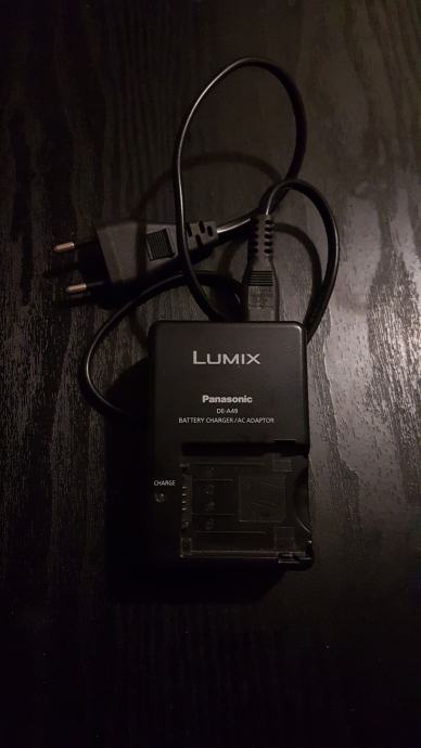 Polnilec baterij Panasonic Lumix DE-A49 za DMW-BLB13