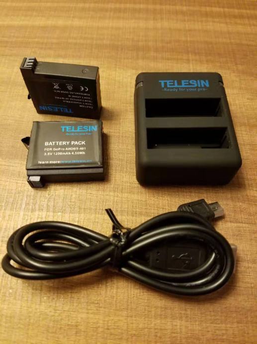 Polnilec baterij Telesin + 2 bateriji za GoPro Hero 4
