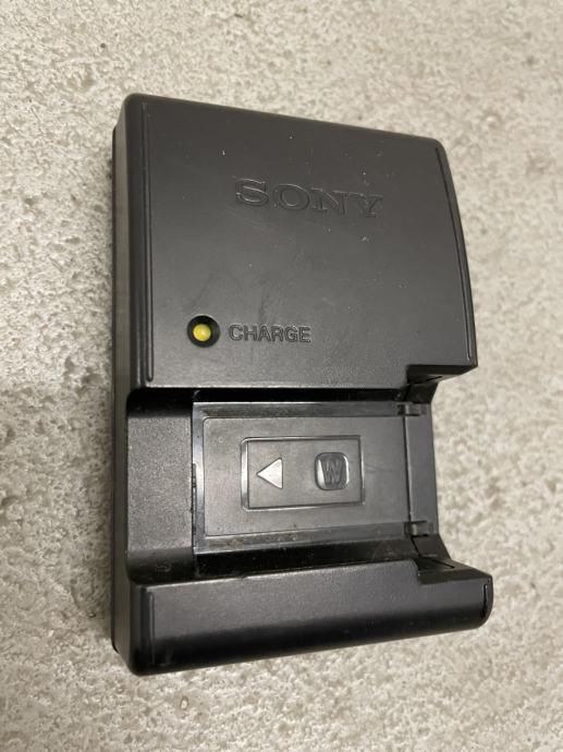Sony polnilec baterije (model  BC-VH1) s kablom